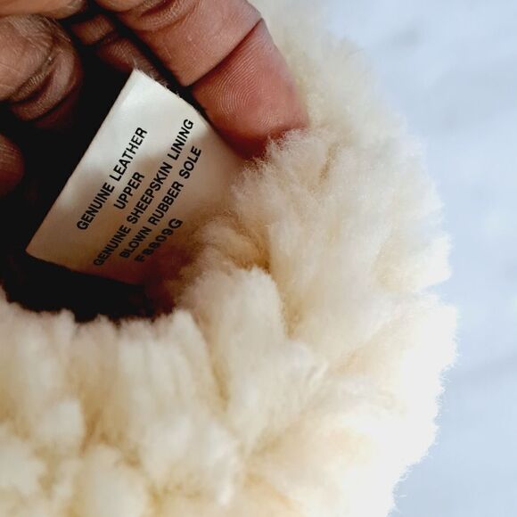 UGG   - Picture 14 of 15